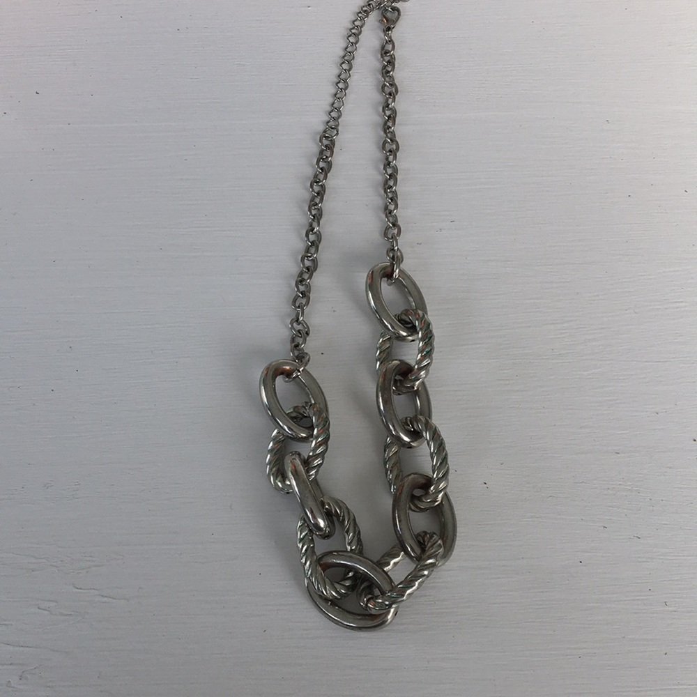 Super cool detailed chain link necklace